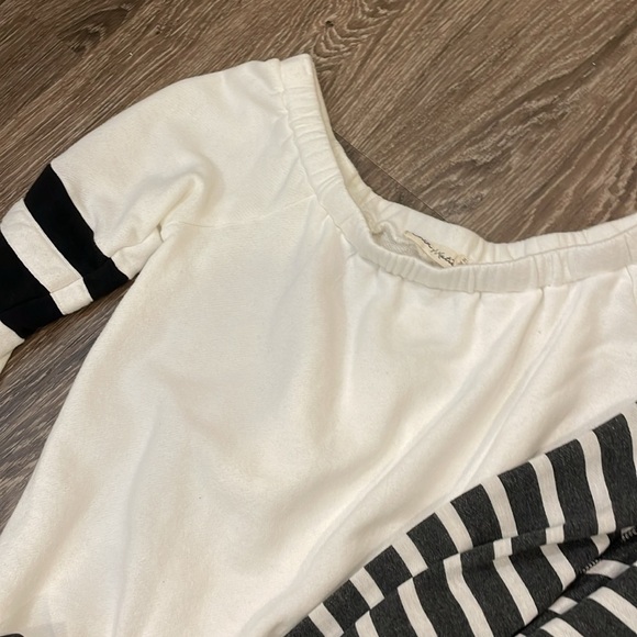 Bundle of 6 Tops - Picture 3 of 6